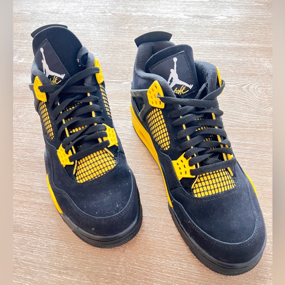 Air Jordan 4 Retro